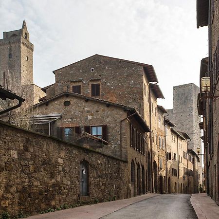 Appartamento Le Palme Con Terrazze In Centro San Gimignano Exterior photo